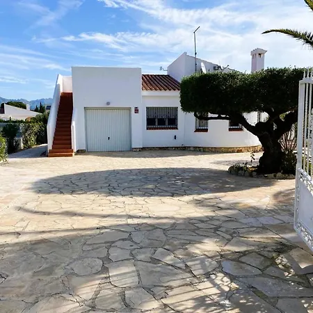 En 8 Personas Con Piscina Privada Y Estacionamiento - Hisp-217-216 Villa *